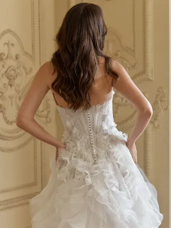 Jeune Bridal Giovanna #5 vertical thumbnail
