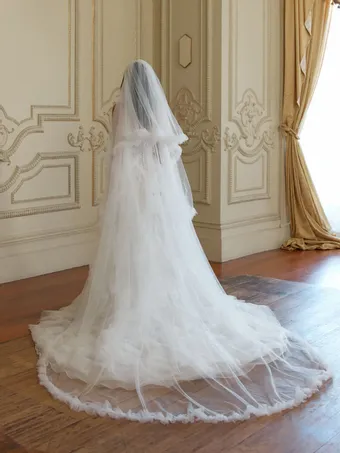 Jeune Bridal Giovanna #2 vertical thumbnail