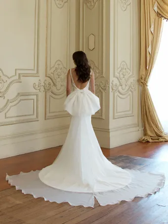 Jeune Bridal Malena #1 vertical thumbnail
