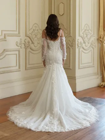 Jeune Bridal Genoa #7 vertical thumbnail