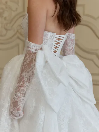 Jeune Bridal Vivonne #6 vertical thumbnail