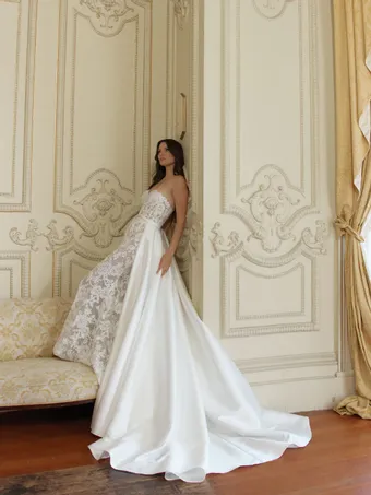 Jeune Bridal Lizzano #4 vertical thumbnail