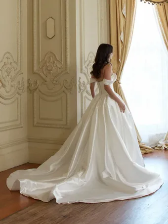 Jeune Bridal Caletti #2 vertical thumbnail