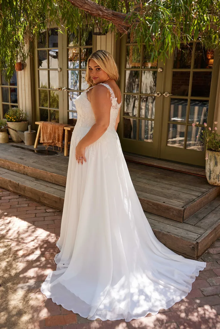 Abby Curvy Style #8252Z Backface Thumbnail Image