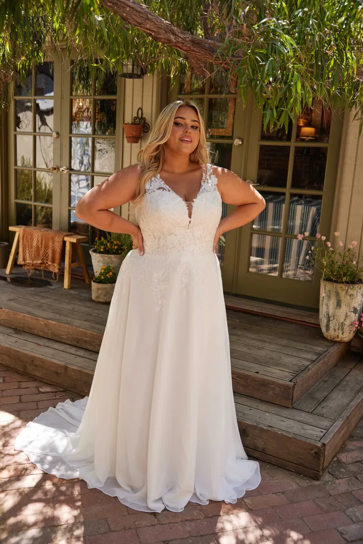 Abby Curvy Style #8252Z Default Thumbnail Image