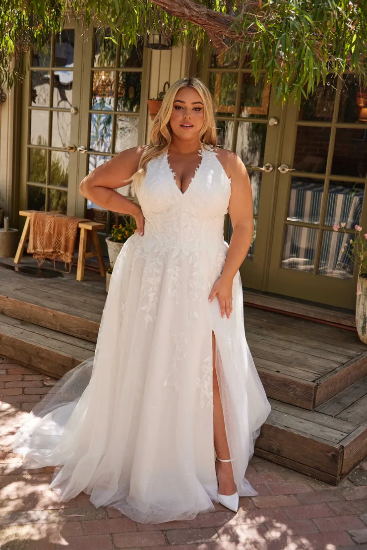 Abby Curvy Style #8255Z Default Thumbnail Image