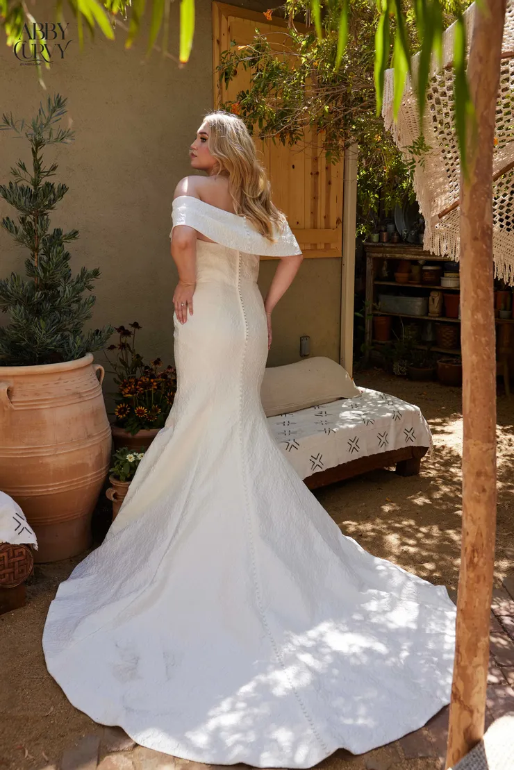 Abby Curvy Style #92011Z Backface Thumbnail Image