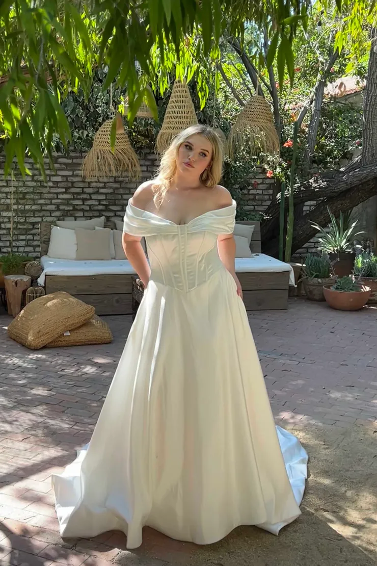 Abby Curvy Style #92016Z Default Thumbnail Image