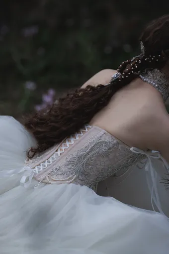 Kim Kassas Style #Esmeralda #6 backface vertical cropped thumbnail