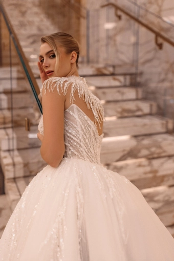 Giovanna Alessandro Alora #4 backface vertical cropped thumbnail