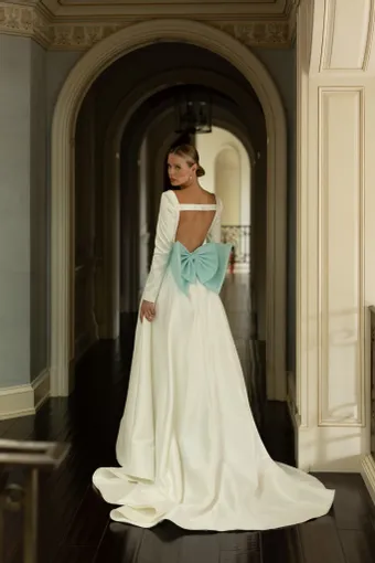 Verdin Bridal Blanche Style #Begonia #3 default backface vertical thumbnail