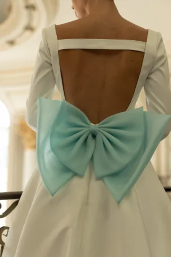 Verdin Bridal Blanche Style #Begonia #5 backface vertical cropped thumbnail