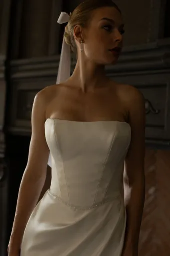 Verdin Bridal Blanche Style #Pansy #6 frontface vertical cropped thumbnail