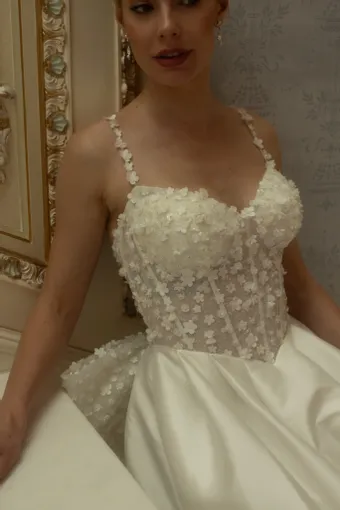 Verdin Bridal Blanche Style #Snow Drop #5 frontface vertical cropped thumbnail