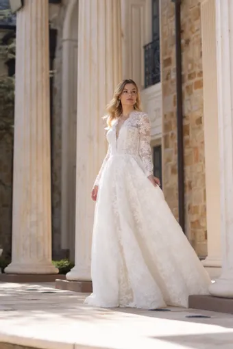 Verdin Bridal Couture Style #Amelie #1 frontface vertical thumbnail