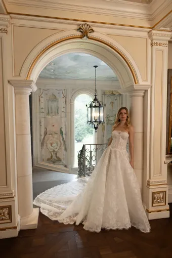 Verdin Bridal Couture Style #Antoinette #1 frontface vertical thumbnail