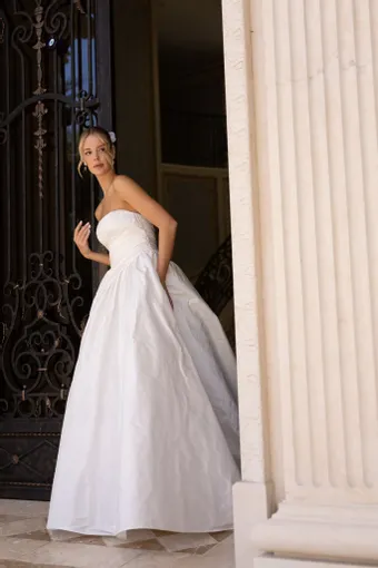 Verdin Bridal Couture Style #Colette #1 frontface vertical thumbnail