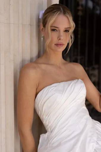 Verdin Bridal Couture Style #Colette #5 frontface vertical cropped thumbnail