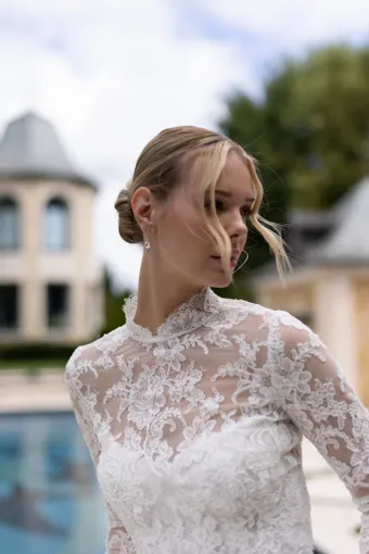 Verdin Bridal Couture Style #Gabrielle #4 frontface vertical cropped thumbnail