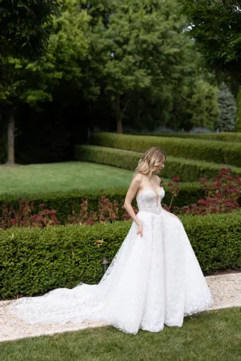 Verdin Bridal Couture Style #Luna #3 frontface vertical thumbnail