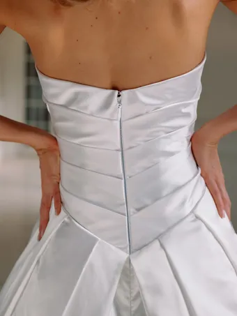Verdin Bridal Couture Style #Adela #3 backface vertical cropped thumbnail