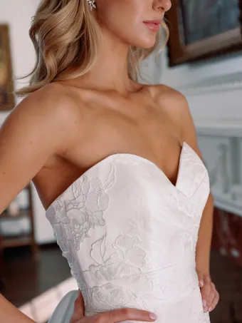 Verdin Bridal Couture Style #Giselle #5 frontface vertical cropped thumbnail