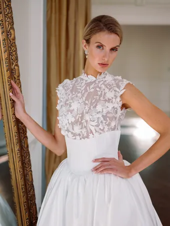 Verdin Bridal Couture Style #Hannah #2 frontface vertical cropped thumbnail