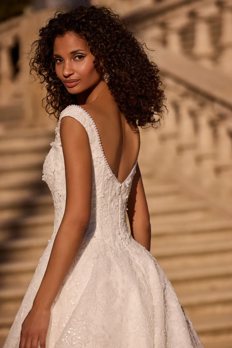 Veni Infantino Style #63103 #5 backface vertical cropped picture