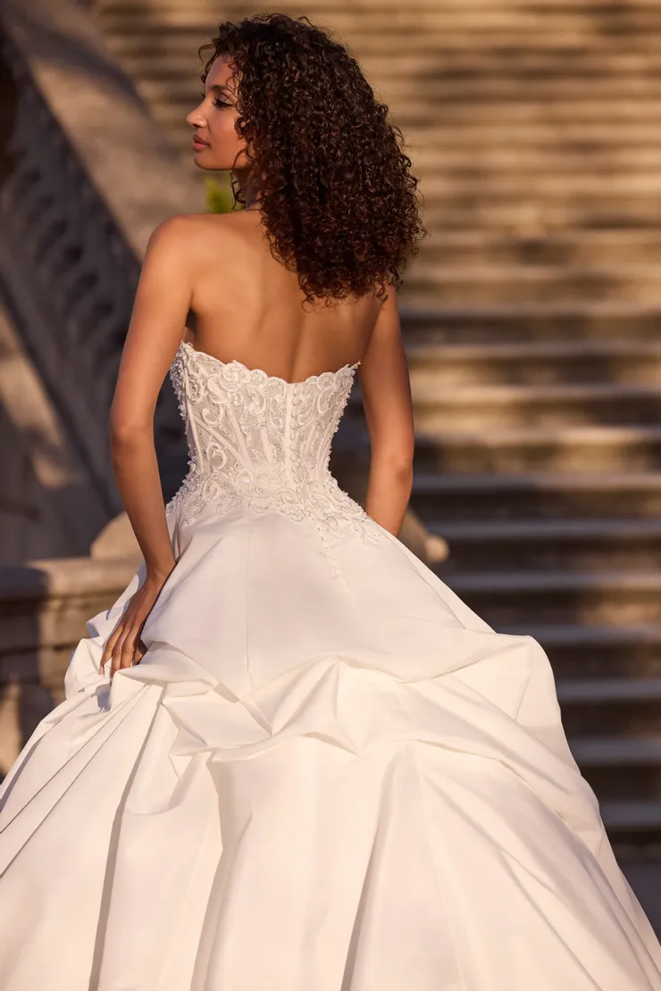 Veni Infantino Style #63134 #4 backface vertical cropped picture