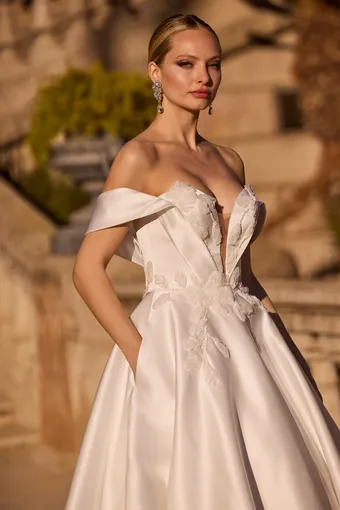 Veni Infantino 63166 #3 frontface vertical cropped thumbnail