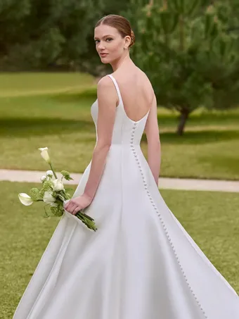 Pronovias ALLINIA #3 backface vertical cropped thumbnail
