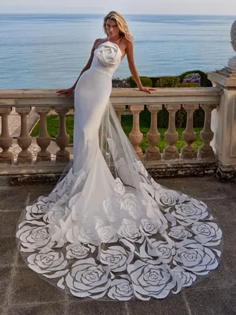Pronovias LIET #1 vertical thumbnail