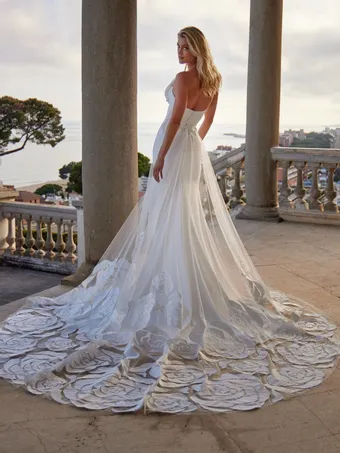 Pronovias LIET #0 vertical thumbnail