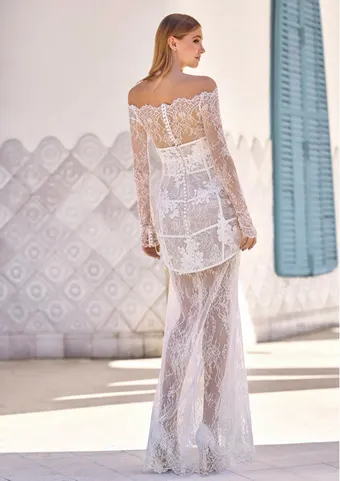 Pronovias Nais #1 vertical thumbnail