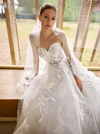 Pronovias Sibila #2 default vertical thumbnail