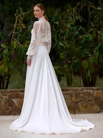 Pronovias Virka #1 vertical thumbnail