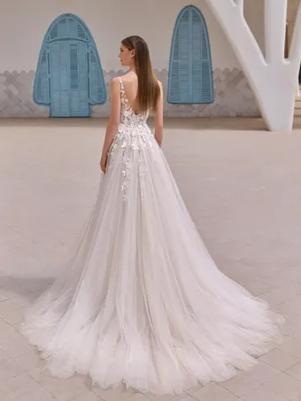 Pronovias Yeoh #1 vertical thumbnail