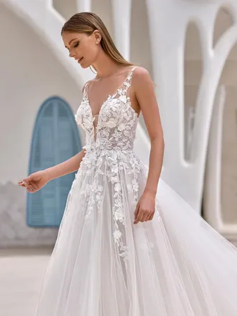 Pronovias Yeoh #2 default vertical thumbnail