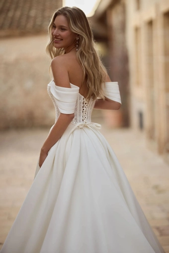 Daria Karlozi Style #08360 #3 backface vertical cropped thumbnail