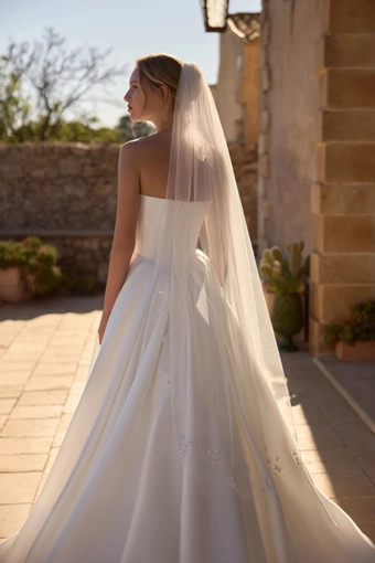 Daria Karlozi Style #08365 #3 backface vertical cropped thumbnail