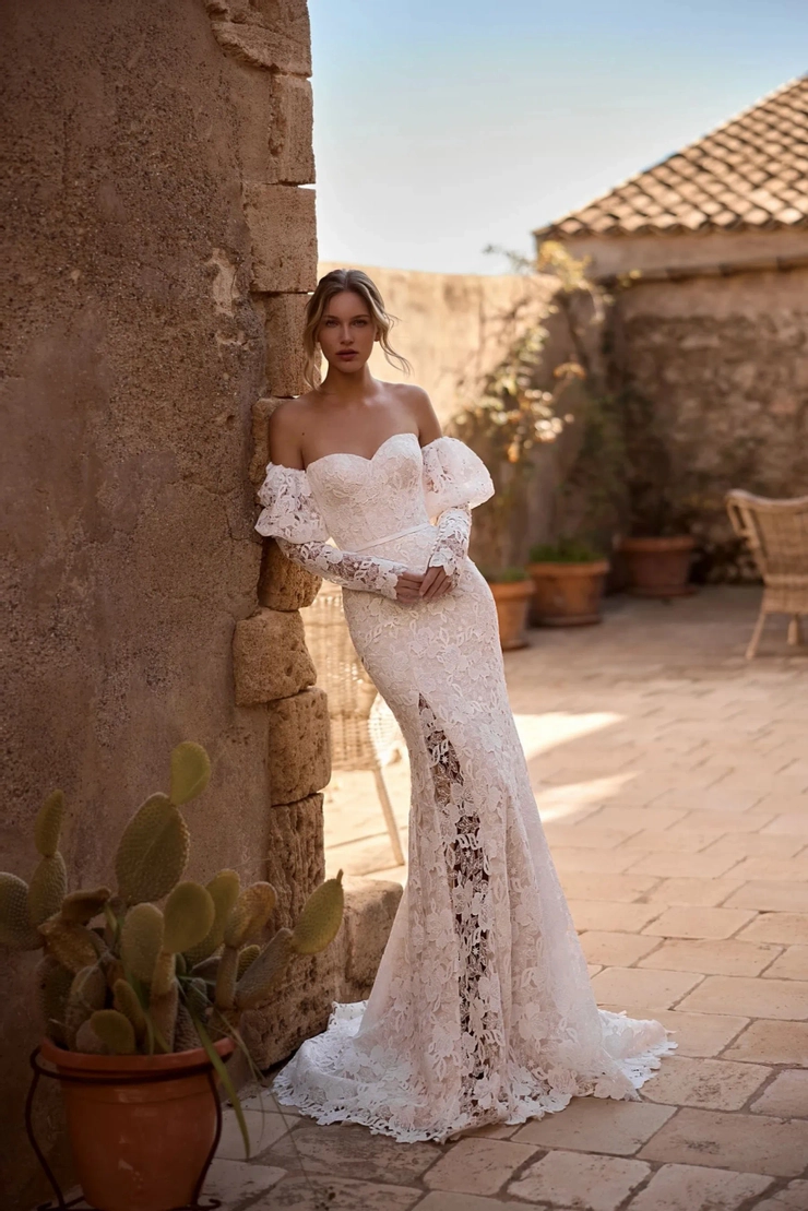 Daria Karlozi | TK Bridal Daria Karlozi | TK Bridal