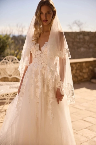 Daria Karlozi Style #08371 #2 frontface vertical cropped thumbnail