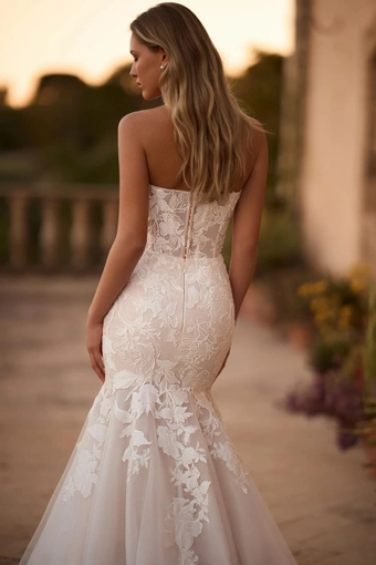 Daria Karlozi Style #08375 #3 backface vertical cropped thumbnail