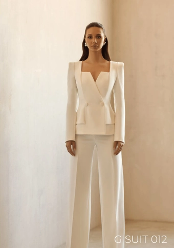Giovanna Alessandro G SUIT 12 #0 default frontface vertical thumbnail