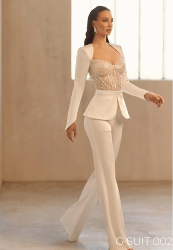 Giovanna Alessandro G SUIT 02 #0 default frontface vertical thumbnail