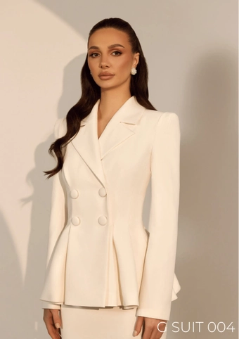 Giovanna Alessandro G SUIT 04 #1 frontface vertical cropped thumbnail