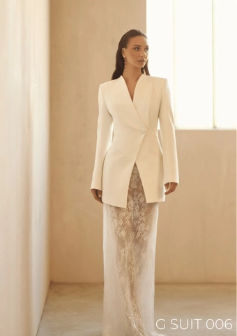 Giovanna Alessandro G SUIT 06 #0 default frontface vertical thumbnail
