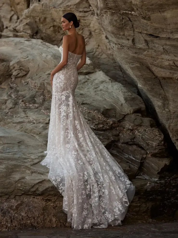 Milla Nova | LUV Bridal - Claire | Luv Bridal
