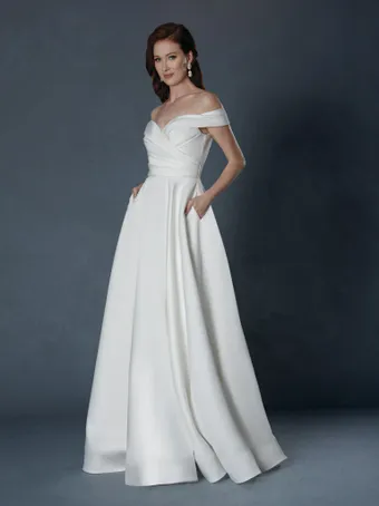 Stella Couture #1 frontface vertical thumbnail