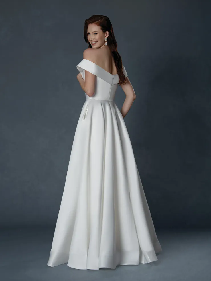 Stella Couture Style #25805
